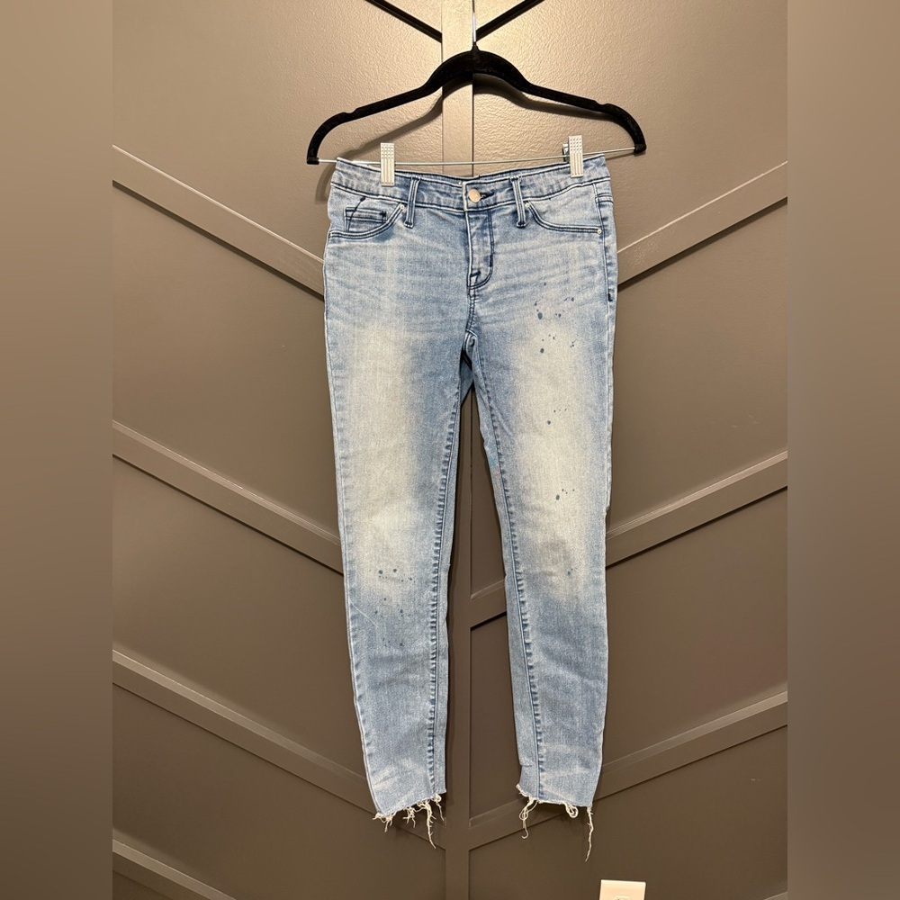 🎃Mossimo mid-rise Light Blue Women's Jeans with splatter detail